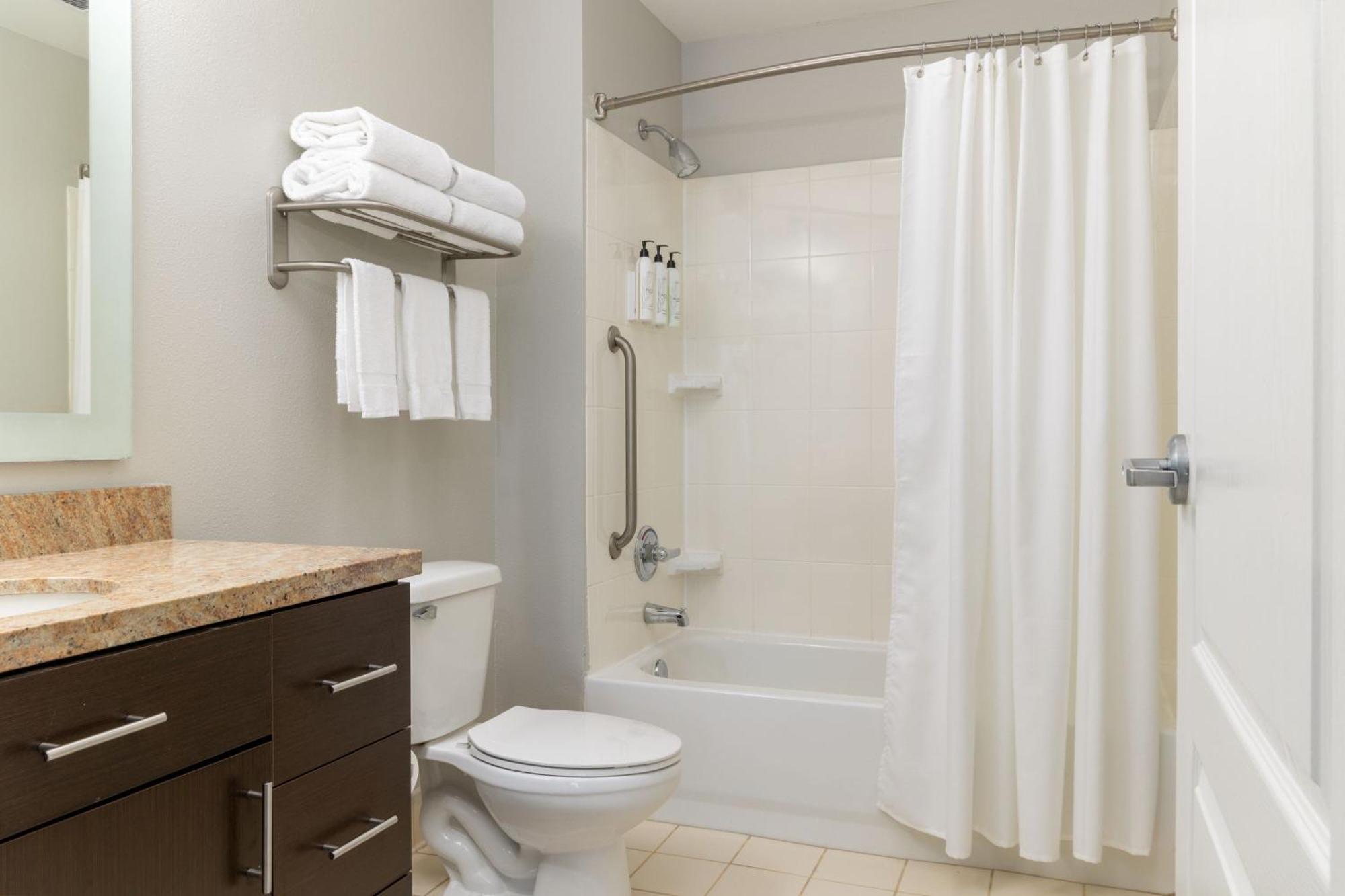 Towneplace Suites By Marriott Erie Kearsarge Exterior photo
