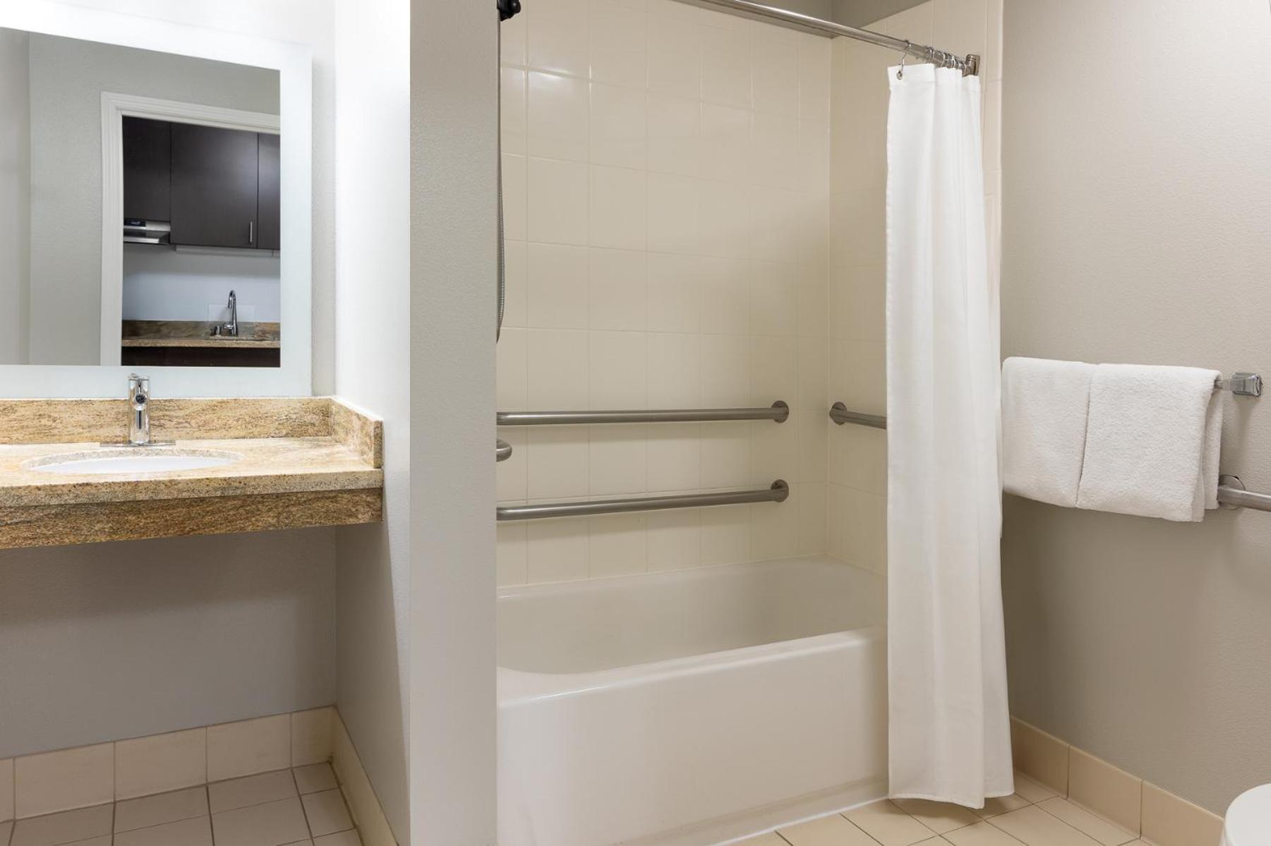 Towneplace Suites By Marriott Erie Kearsarge Exterior photo